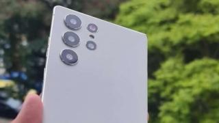 Samsung Galaxy S22 Ultra apare în machete, noi imagini cu variante de culoare şi stylus; Va avea şi versiune de 1 TB