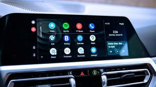 CES 2022: Motorola prezintă MA1, dongle-ul care aduce Android Auto wireless pe toate automobilele compatibile