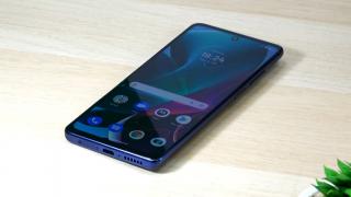 Motorola Moto G200 5G: Acustica e din nou mono la Moto şi nu aduce surprize