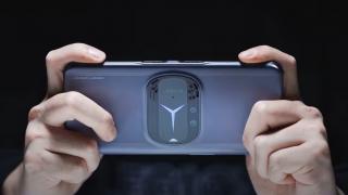 Lenovo Legion Y90 se lasă admirat în materiale promo oficiale; Smartphone de gaming cu 720Hz touch sampling rate