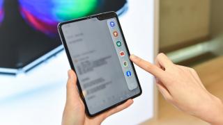 Galaxy Fold 5G este următorul telefon Samsung care primește actualizarea la Android 12 - One UI 4.0
