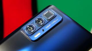 Motorola Edge 20 Pro: Camera hibrid e între midrange-uri din 2021 şi telefoane flagship din 2020