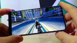 Samsung Galaxy S21 FE 5G: Benchmark-uri peste seria Galaxy S21