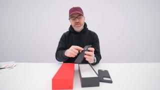 OnePlus 10 Pro primeşte un unboxing de la Unbox Therapy; Vedem ce e în cutie şi primele impresii (Video)