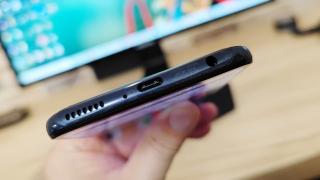 Motorola Edge 20 Lite: Conectivitate 5G pe un terminal dual SIM cu viteze OK