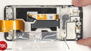 Cât de ușor se repară un smartphone de buget? realme 9i primește o disecție video amănunțită
