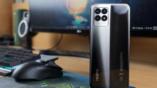 Realme 8i: Design plăcut și construcție solidă
