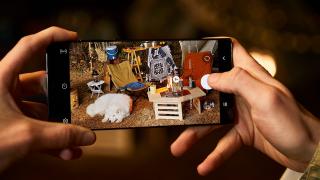 Samsung Galaxy S22 Ultra e cu 1500 lei mai ieftin în SUA decât în România! Cât plătesc cumpărătorii din alte ţări?