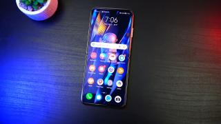 Huawei P50 Pocket: Display principal mai mare decât al rivalilor, destul de imersiv + hublou Cover