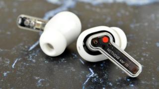 Nothing Ear (1) - căștile wireless cu design transparent și ANC, ajung acum la un nou prag minim pe eMAG