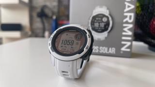 Prezentare Garmin Instinct 2s Solar: Ceasul smart cu GPS pentru aventurieri, pe care vei uita să îl mai încarci