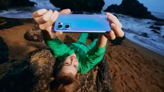 OPPO Find X5 Lite a debutat, cu procesor Dimensity 900, încărcare la 65W, 256 GB stocare