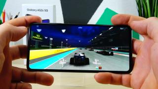 Samsung Galaxy A52s 5G: Benchmark-uri de top 10 în zona midrange, atenţie la temperatură la gaming!