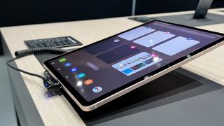 MWC 2022: Samsung Galaxy Tab S8 - Prezentare hands-on pentru „mezinul” seriei Tab S8, cu CPU Snapdragon 8 Gen 1 și display de 11 inch (Video)