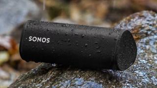 Sonos anunță Roam SL - o boxă portabilă ceva mai ieftină decât Roam, axată pe consum de muzică şi podcasturi