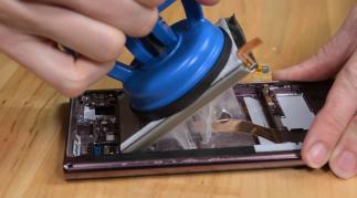 Samsung Galaxy S22 şi S22 Ultra sunt foarte greu de reparat conform iFixit; Iată disecţia lor! (Video)
