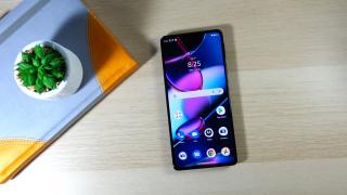 Motorola Edge 30 PRO: Display fără puncte negative, cel mai luminos Moto din ultima vreme