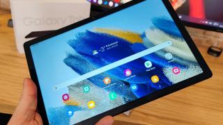 Samsung Galaxy Tab A8 10.5 2021: Display de compromis, conceput pentru canapea
