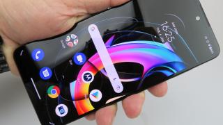Motorola Edge 20 Lite: OS, UI, aplicaţii stock Android 11, cu Ready For şi My UX