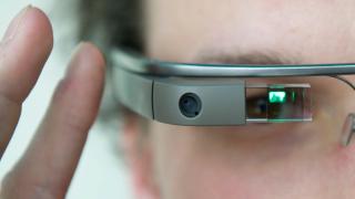 Google cumpără Raxium, un startup axat pe dezvoltarea ecranelor microLED pentru ochelari AR