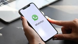 În curând vom putea reacționa la mesajele primite pe WhatsApp folosind emoji-uri; Funcția este acum în faza de testare beta