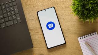 Google ar fi adunat date ale utilizatorilor folosind aplicaţii de bază de pe telefoane (Messages, Google Phone)