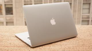 Apple va lansa un MacBook de 15 inch anul viitor, dar nu este vorba despre un model din seria Air precum se vehicula anterior