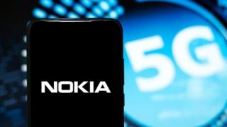 Două firme din grupul Nokia, respinse de CSAT de la a furniza soluții și echipamente 5G, dau în judecată Guvernul României
