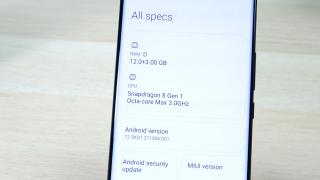 Xiaomi 12 Pro: Hardware superior, "ține de foame" până vine Xiaomi 12 Ultra