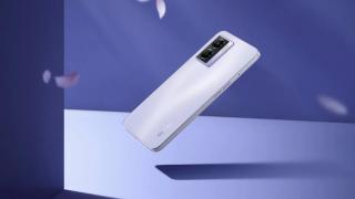 OPPO A57 5G debutează oficial! Smartphone de buget cu CPU Dimensity 810, muchii drepte și setup de camere dual