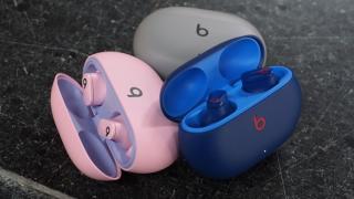 Căștile Apple Beats Studio Buds sunt acum disponibile în noi culori; Noi funcții ajung pe terminalele Android
