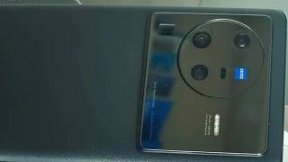 vivo X80 Pro își face apariția în fotografii reale și adoptă un design familiar; Debutul se apropie