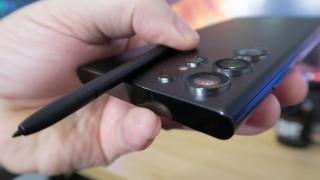 Samsung înregistrează venituri record în trimestrul 1, mulţumită vânzărilor seriei Galaxy S22