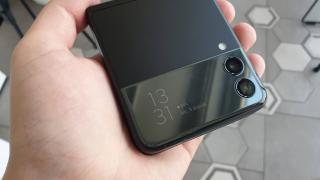 Samsung va aduce un ecran secundar mai mare pe Galaxy Z Flip 4, aparent de peste 2 inch
