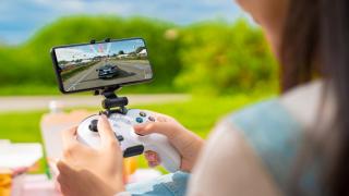 Microsoft pregăteşte un „Chromecast” Xbox axat pe streaming, cloud gaming; Aplicaţiile sale vin pe televizoarele Samsung între timp