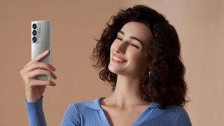 ZTE Axon 40 Ultra este oficial! Aduce o cameră foto integrată sub display, 1 TB stocare și 3 camere de 64 mpx în spate