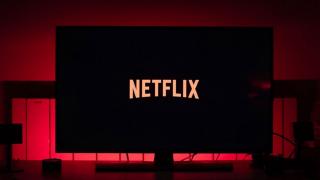 Netflix va lansa abonamente cu reclame şi va taxa partajarea de parole până la final de an 2022