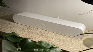 Sonos anunță Ray - cel mai accesibil soundbar al companiei vine cu 4 amplificatoare digitale, 2x tweetere și DTS Digital Surround