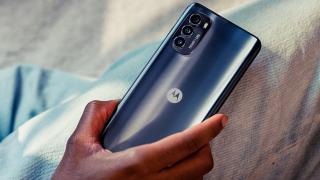 Motorola Moto G82 5G a debutat oficial, cu un ecran de 6.6 inch AMOLED, procesor Snapdragon 695