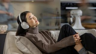 Sony lansează căştile flagship WH-1000XM5, cu anulare a zgomotului şi autonomie de 30 ore