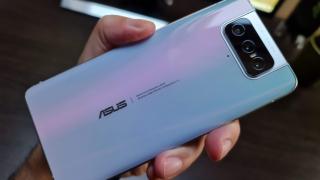 ASUS nu a uitat de fostele flagship-uri Zenfone 7/Zenfone 7 Pro, care primesc acum actualizarea la Android 12