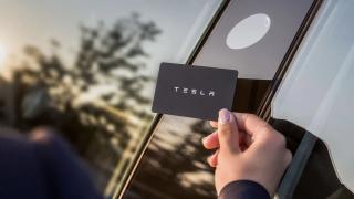 Hackerii pot deschide orice maşină Tesla cu o vulnerabilitate Bluetooth (şi nu numai)