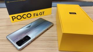 POCO F4 GT Unboxing: telefon de gaming accesibil cu butoane mecanice pop up, motiv să joc Apex Legends Mobile (Video)