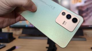 vivo V23 5G: Hardware midrange tipic de 2022, cu plus la selfie