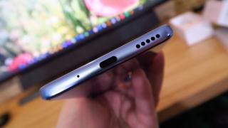 Huawei Nova 9 SE: Acustică mono, dar generoasă din cale afară cu volumul