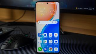 Honor X8 - Display cu muchii înguste și rată de refresh ridicată