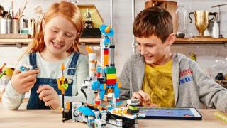 Turul Magazinelor #1111: Totul sub 1000 lei - LEGO pentru Ziua Copilului, televizor FHD de 399 lei, Samsung Galaxy F12 în România