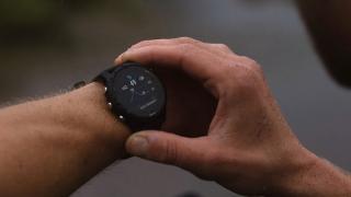 Garmin lansează noile smartwatch-uri Forerunner 255, acum cu autonomie dublă față de predecesor, variante de 46mm, 41mm