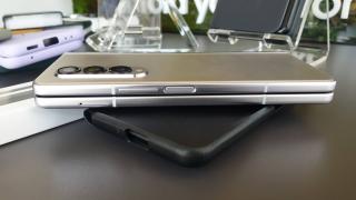 Samsung Galaxy Z Fold 4 va fi cu 17 grame mai ușor decât predecesorul; Vedem mai clar diferența dintre cele două, într-o randare 