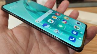 Xiaomi 12X: Display luminos, curbat, încăpător pe o diagonală mai "cuminte"